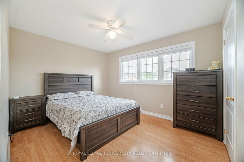 18 Openbay Gdns  Brampton, L6R 0V3 | Image 26