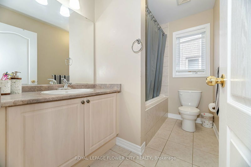 18 Openbay Gdns  Brampton, L6R 0V3 | Image 28