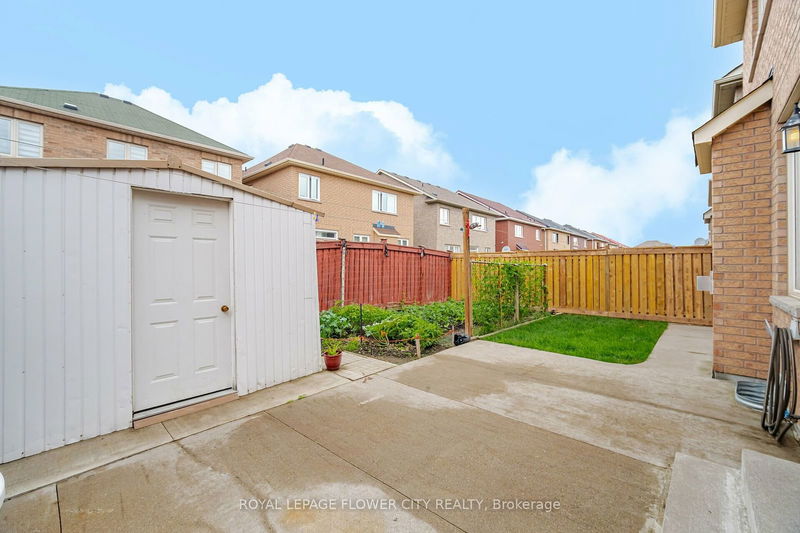 18 Openbay Gdns  Brampton, L6R 0V3 | Image 37