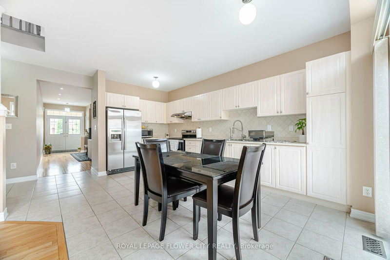 18 Openbay Gdns  Brampton, L6R 0V3 | Image 9