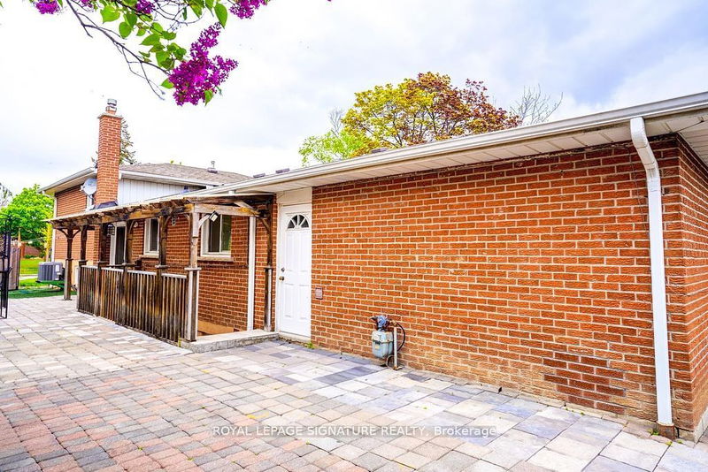 3956 Brandon Gate Dr  Mississauga, L4T 3N4 | Image 34