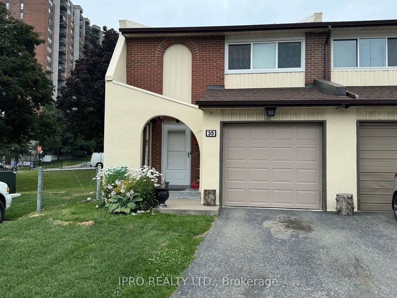 home for lease on 35-41 Mississauga Vly Boulevard E