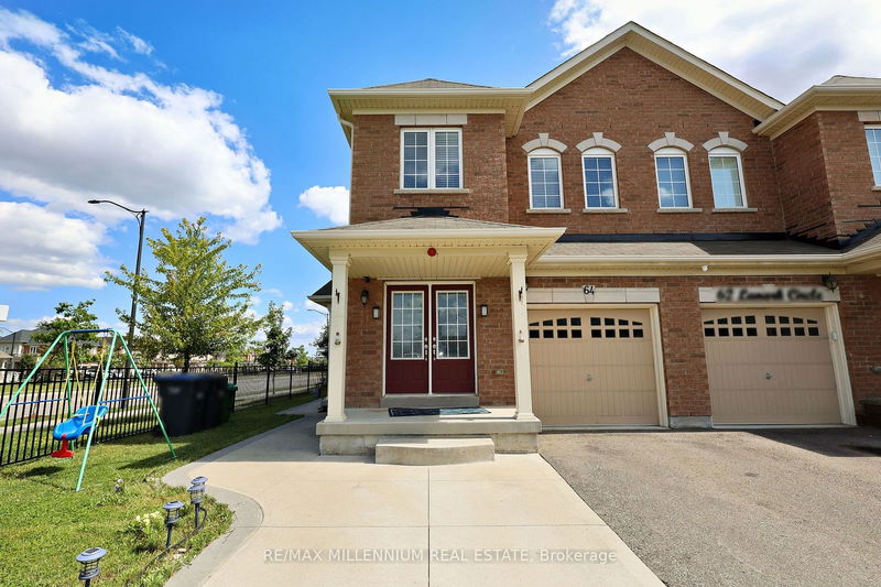 64 LANARK Circ  Brampton, L6X 5L5 | Image 2