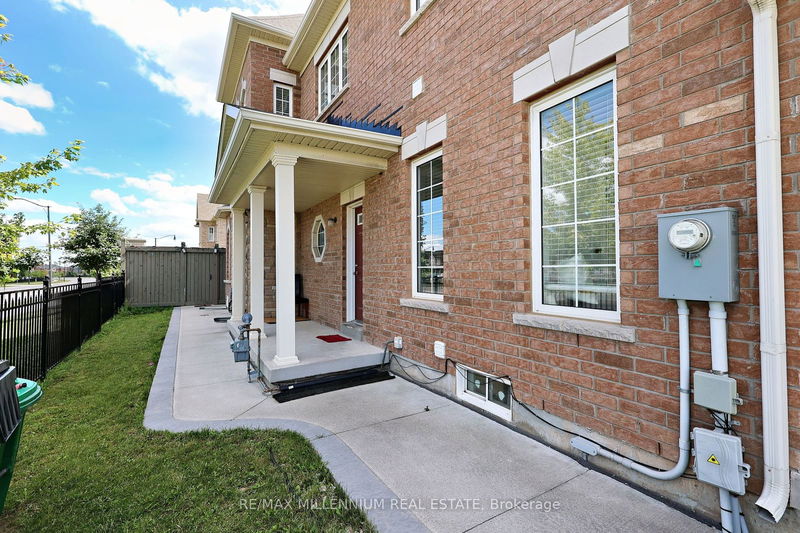 64 LANARK Circ  Brampton, L6X 5L5 | Image 24