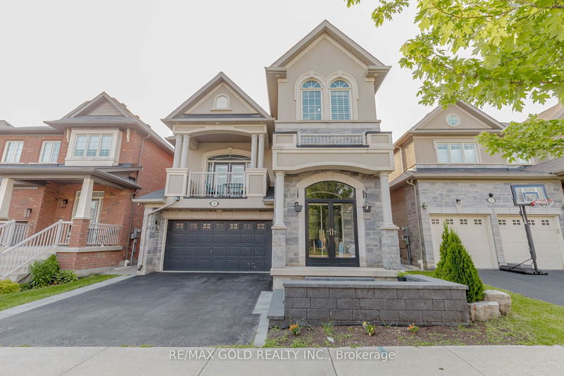 36 Attraction Dr  Brampton, L6Y 2Z8 | Image 1