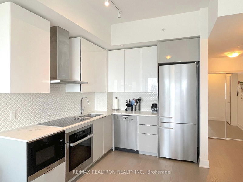 home for lease on 6111-30 Shore Breeze Drive