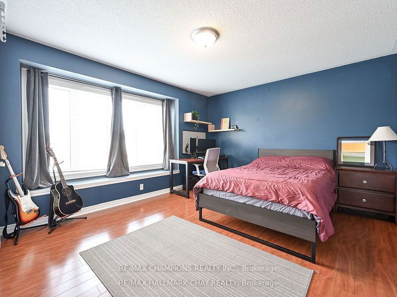 104 Masters Green Cres  Brampton, L7A 3K2 | Image 7