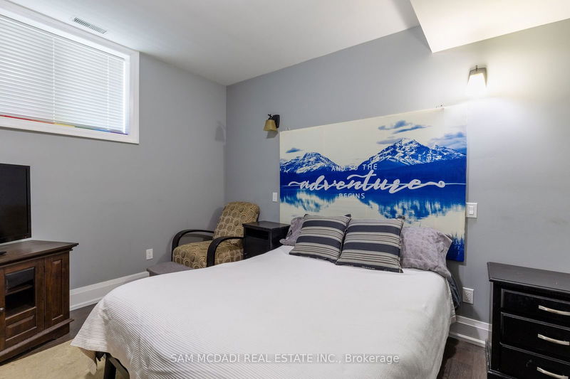 1285 Mineola Gdns  Mississauga, L5G 3Y5 | Image 31