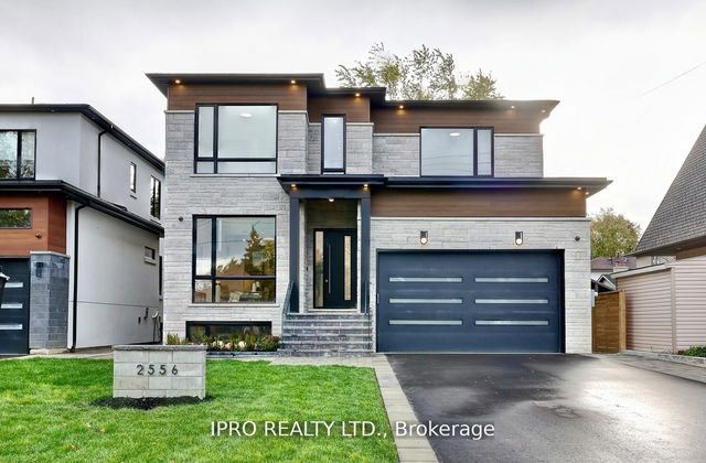 2556 Glengarry Road