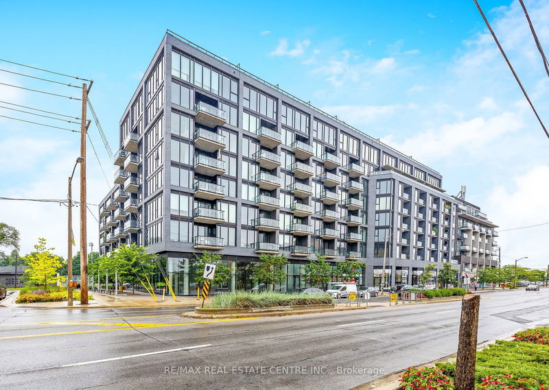 home for lease on 504-7 Smith Crescent
