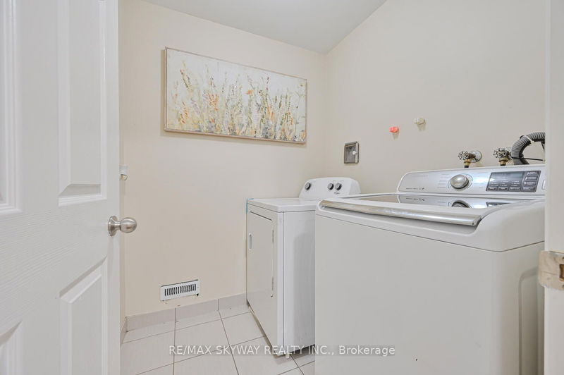 166 Sussexvale Dr  Brampton, L6R 3R1 | Image 23