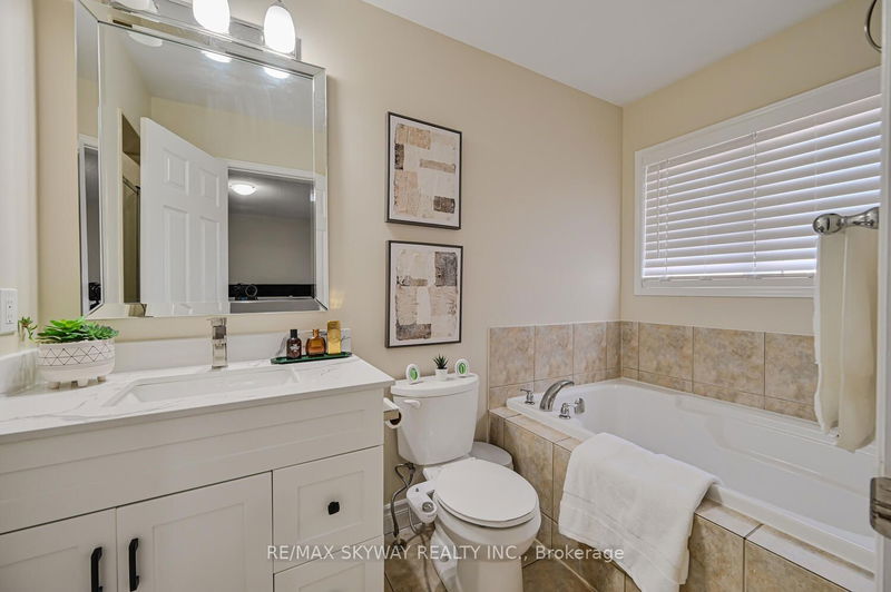 166 Sussexvale Dr  Brampton, L6R 3R1 | Image 34