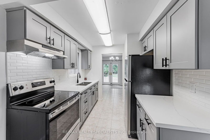 30 Winterfold Dr  Brampton, L6V 3T2 | Image 6