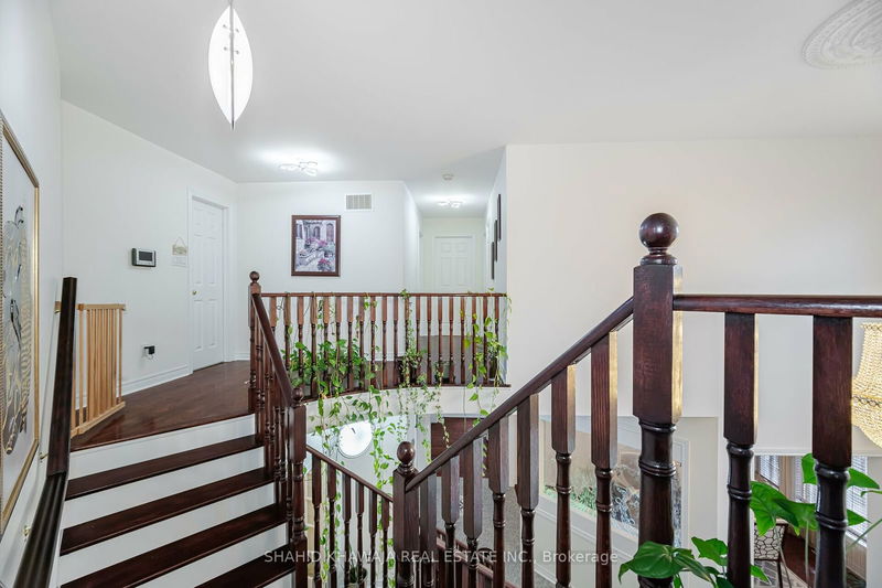 5499 Doctor Peddle Cres  Mississauga, L5M 0K7 | Image 20