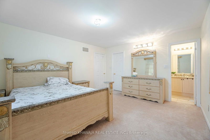 5499 Doctor Peddle Cres  Mississauga, L5M 0K7 | Image 24