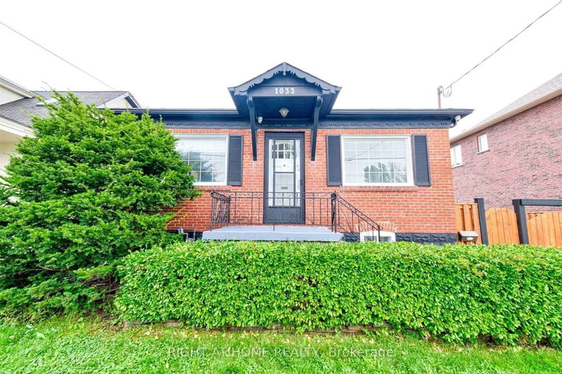 1033 Haig Blvd  Mississauga, L5E 2M4 | Image 1