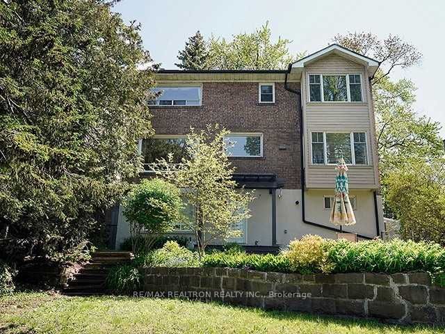 home for lease on Lower-252 Ellis Avenue
