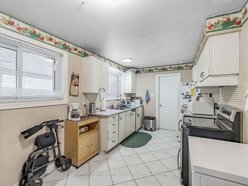 39 Northwood Dr  Brampton, L6X 2L4 | Image 12