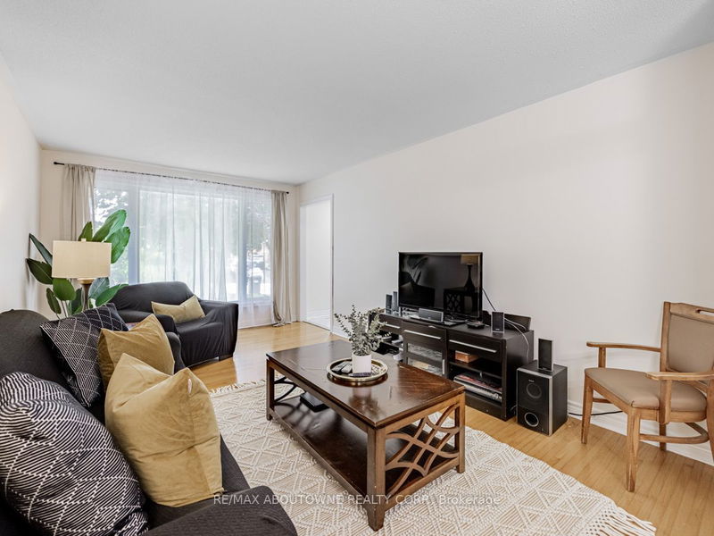 39 Northwood Dr  Brampton, L6X 2L4 | Image 9