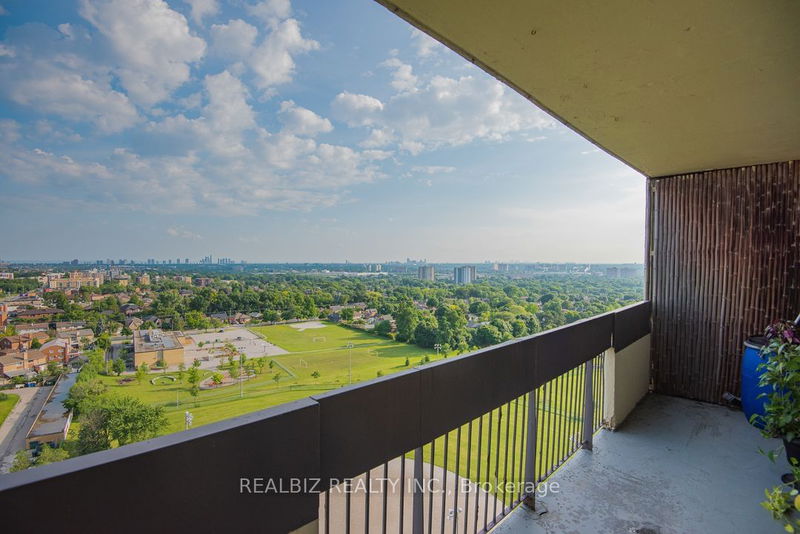  1702 - 1455 Lawrence Ave W Toronto, M6L 1B1 | Image 23