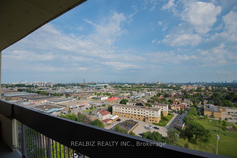  1702 - 1455 Lawrence Ave W Toronto, M6L 1B1 | Image 24