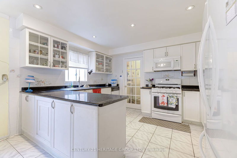 46 Forrester Dr  Brampton, L6Y 4L7 | Image 12