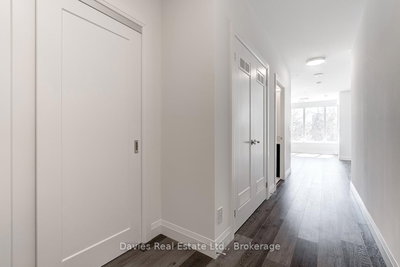 207-500 Brock Avenue, Burlington, Ontario image-0-2