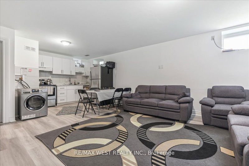 59 Maniza Rd  Toronto, M3K 1R8 | Image 14