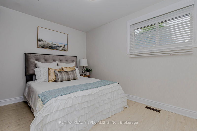 39 Seaborn Rd  Brampton, L6V 2B8 | Image 15