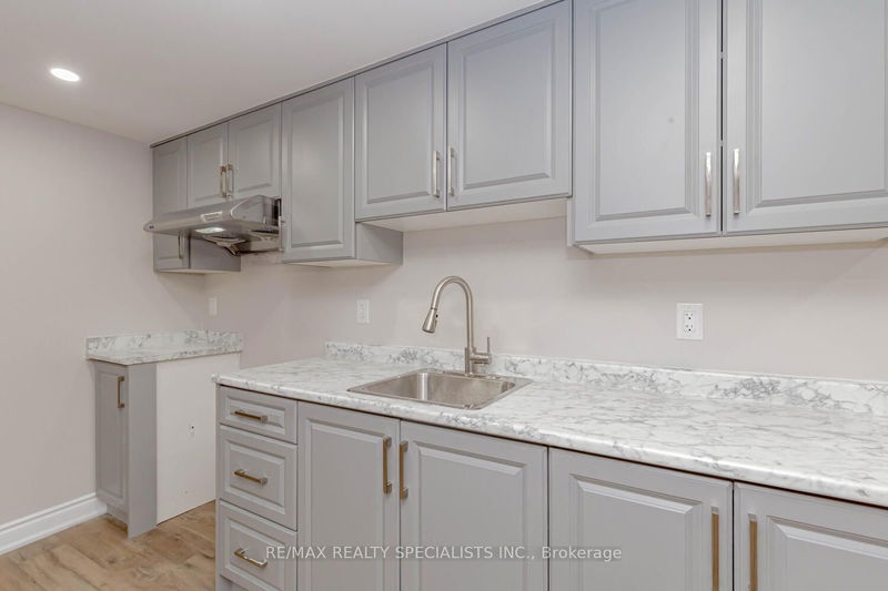 39 Seaborn Rd  Brampton, L6V 2B8 | Image 24