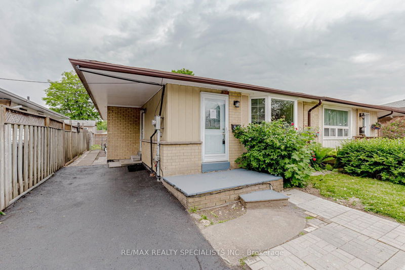 39 Seaborn Rd  Brampton, L6V 2B8 | Image 3