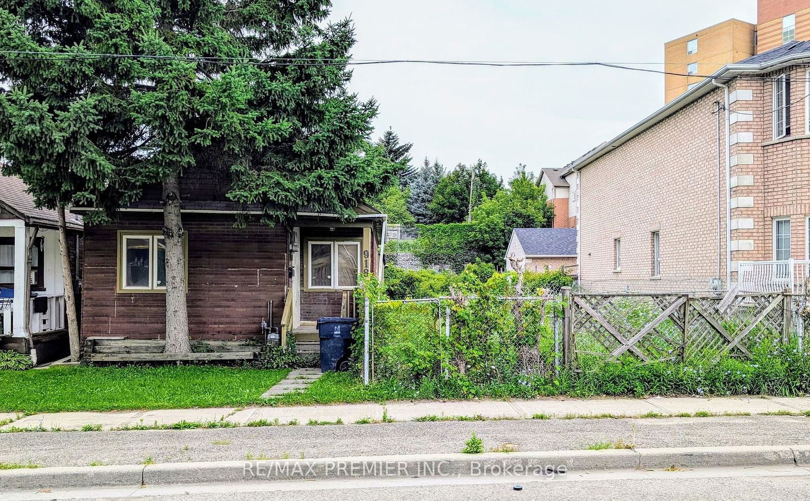 Land sold at 918 Keele Street, Toronto, Keelesdale-Eglinton West, M6N 3E7 - MLS: W9256446