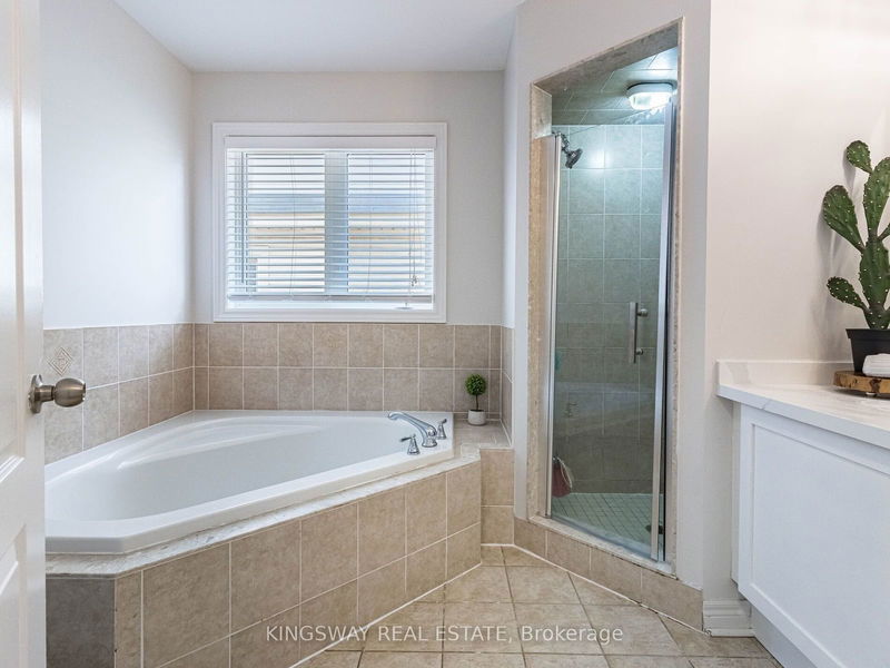 4885 Capri Cres  Burlington, L7M 0H8 | Image 25