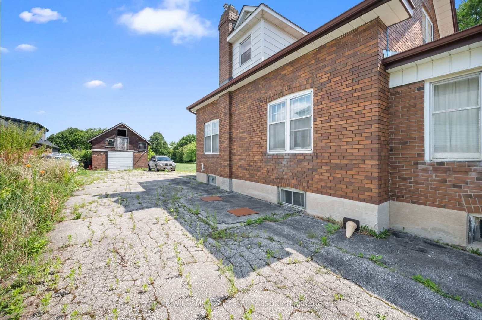 Listing Image 7