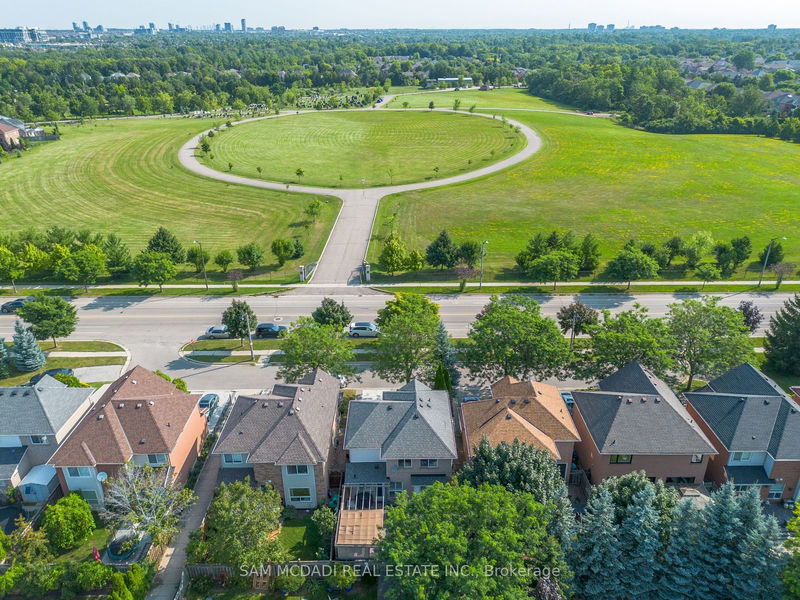 2336 Proudfoot Tr  Oakville, L6M 3Y2 | Image 31