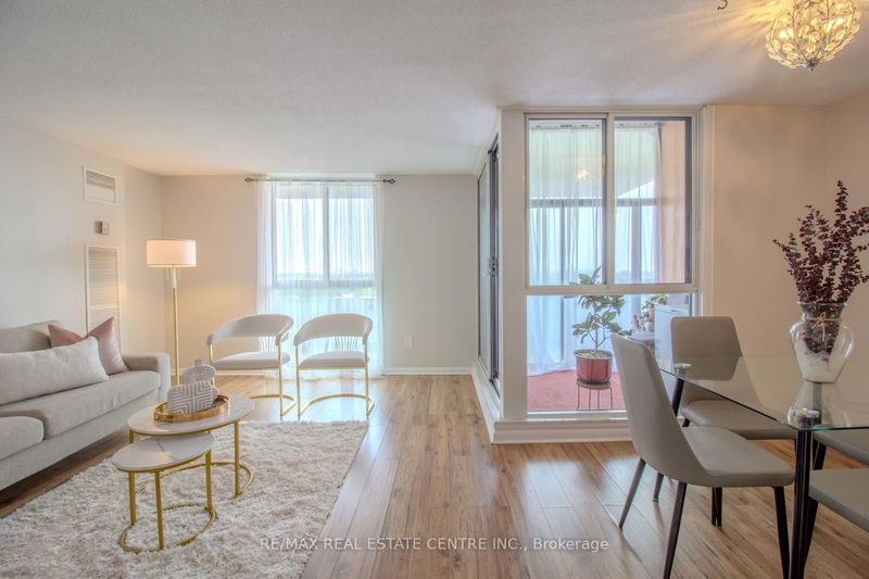  1012 - 1320 Mississauga Valley Blvd  Mississauga, L5A 3S9 | Image 5