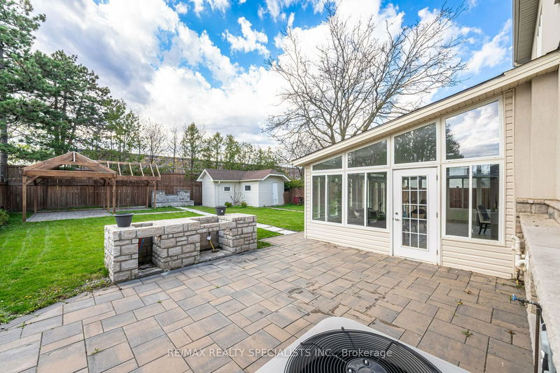 427 Pinegrove Rd  Oakville, L6K 2B6 | Image 35