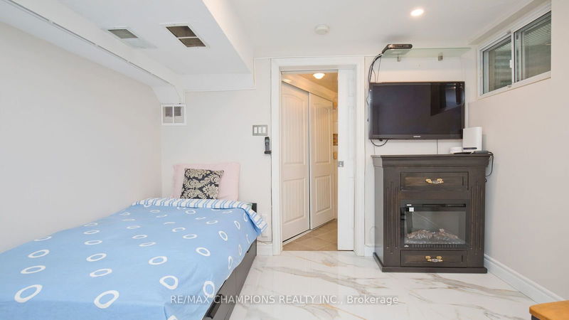  6 - 431 Mill Rd  Toronto, M9C 1Z2 | Image 33