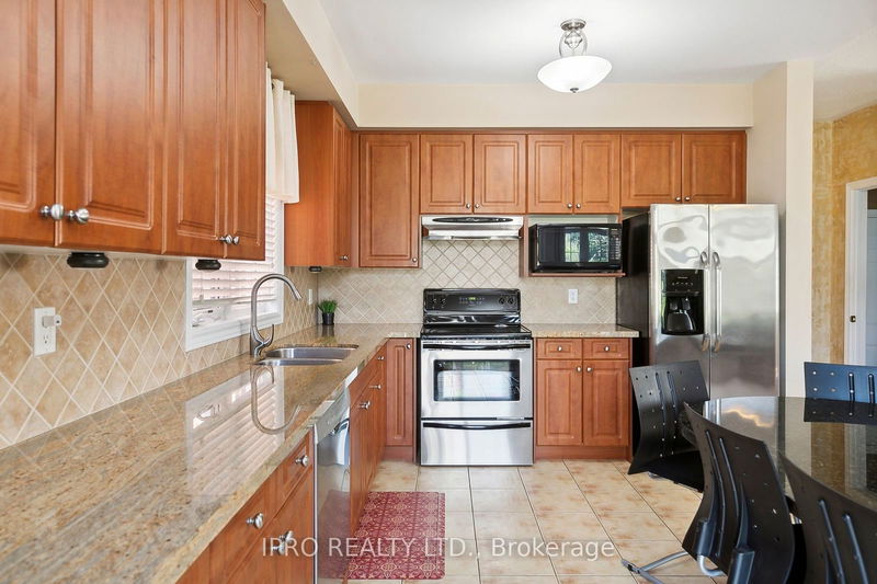 6829 Golden Hills Way  Mississauga, L5W 1P3 | Image 11