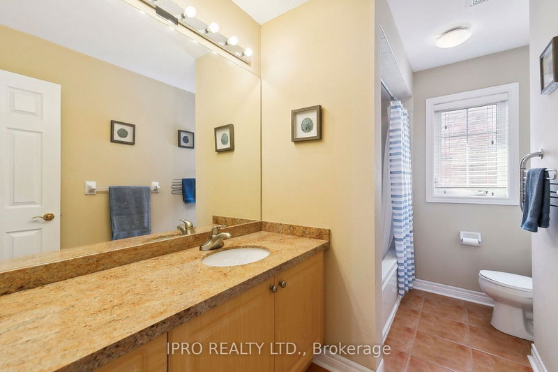 6829 Golden Hills Way  Mississauga, L5W 1P3 | Image 24