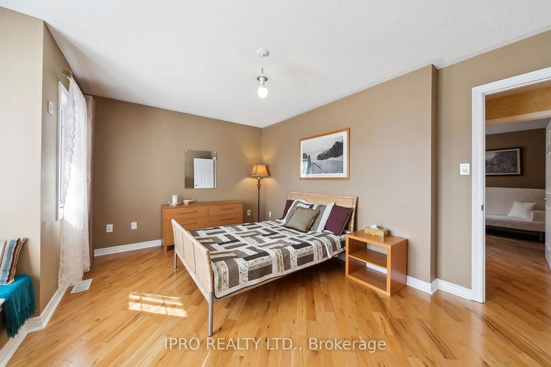 6829 Golden Hills Way  Mississauga, L5W 1P3 | Image 26