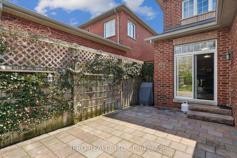 6829 Golden Hills Way  Mississauga, L5W 1P3 | Image 34