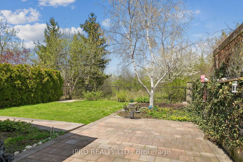 6829 Golden Hills Way  Mississauga, L5W 1P3 | Image 35