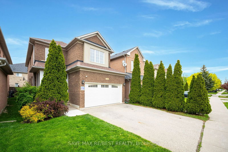 3493 Mcdowell Dr  Mississauga, L5M 6R6 | Image 2