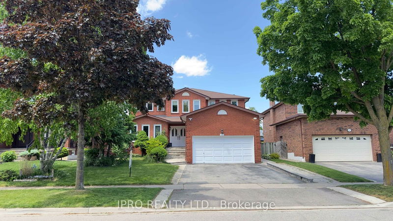 487 Cullen Ave  Mississauga, L5B 2Y1 | Image 1