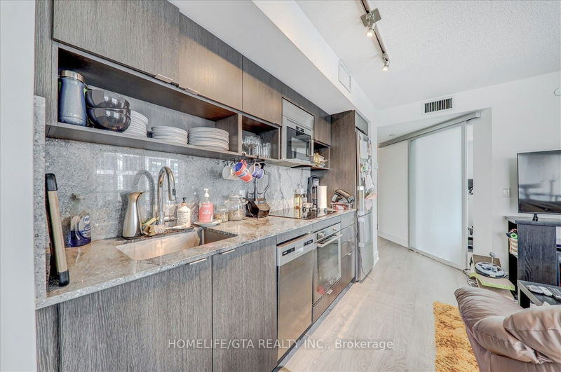  2302 - 7 Mabelle Ave  Toronto, M9A 4X7 | Image 14