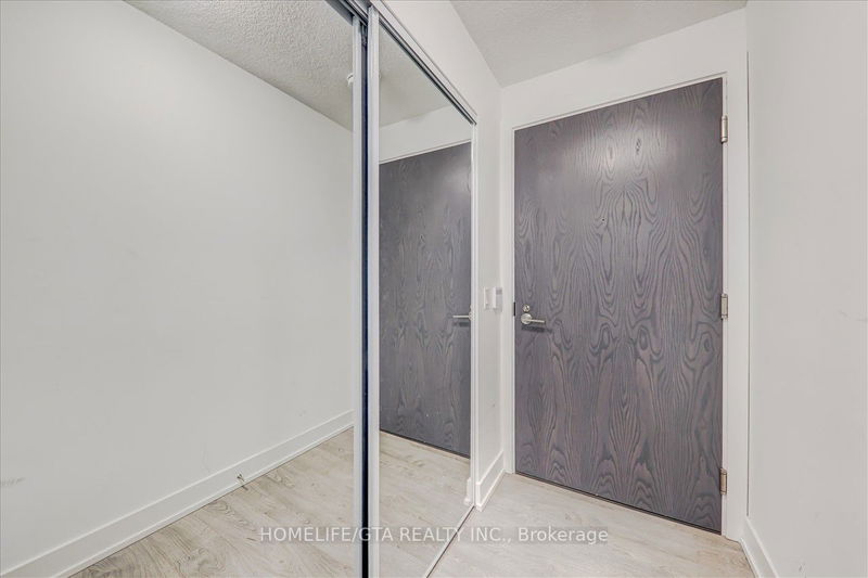  2302 - 7 Mabelle Ave  Toronto, M9A 4X7 | Image 7