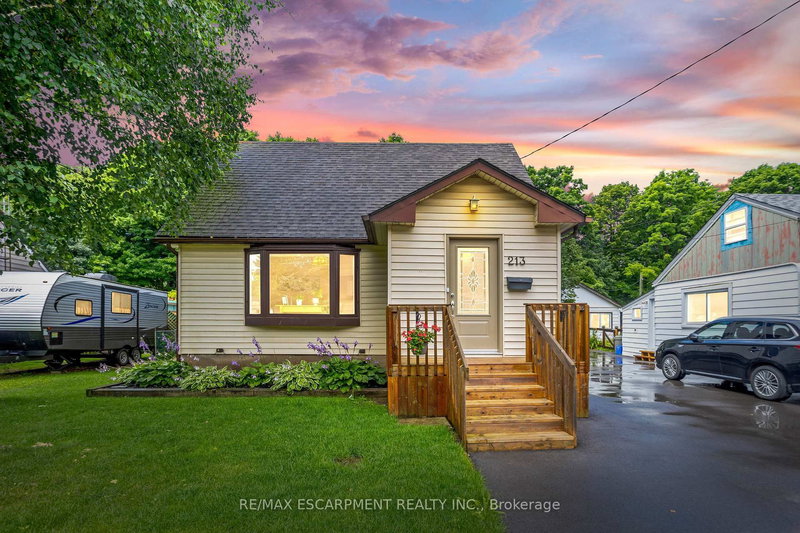 213 Mason Blvd, Halton Hills, L7J 1A7 | Image 2