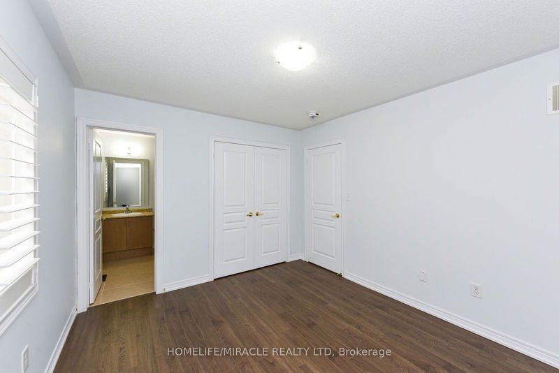 30 Lloyd Cres  Brampton, L7A 4J5 | Image 35