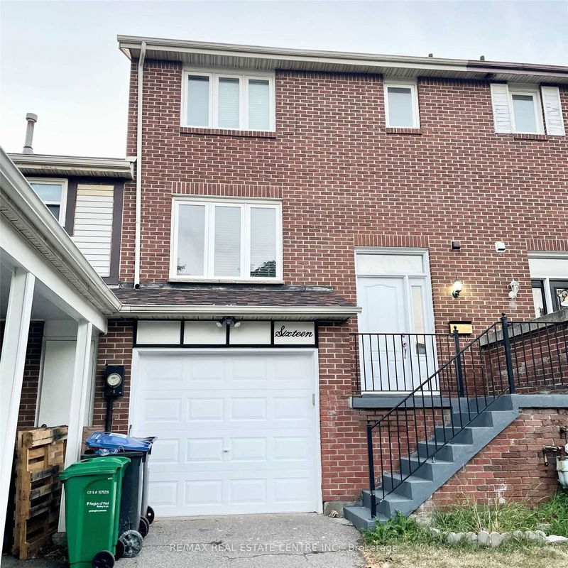 home for lease on 16 Lansing Square